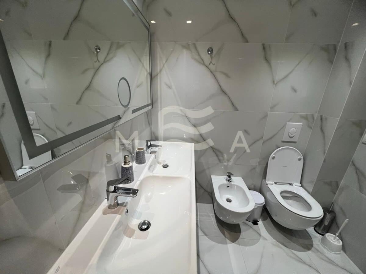 Yacht Club 573 Appartement Durrës Buitenkant foto